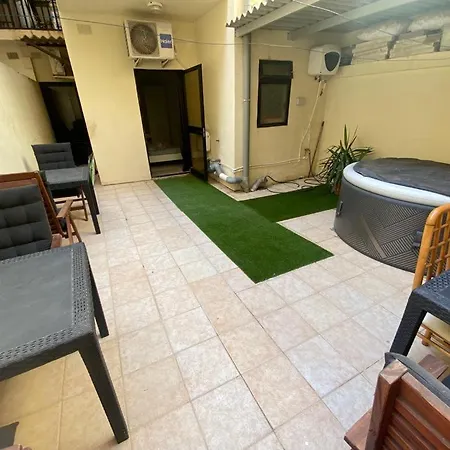 Three Bedroom With Jacuzzi Birkirkara