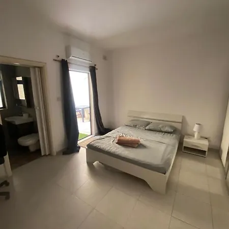 Three Bedroom With Jacuzzi Birkirkara