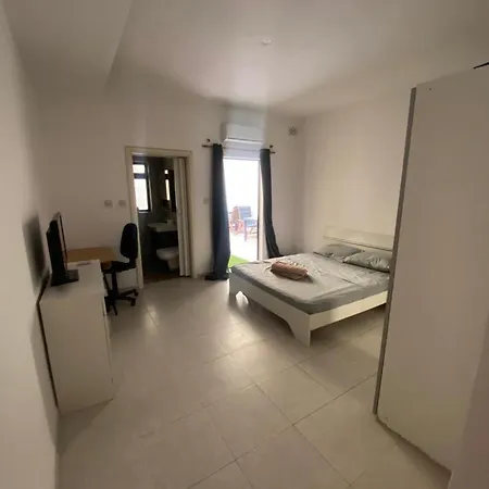 Three Bedroom With Jacuzzi Birkirkara